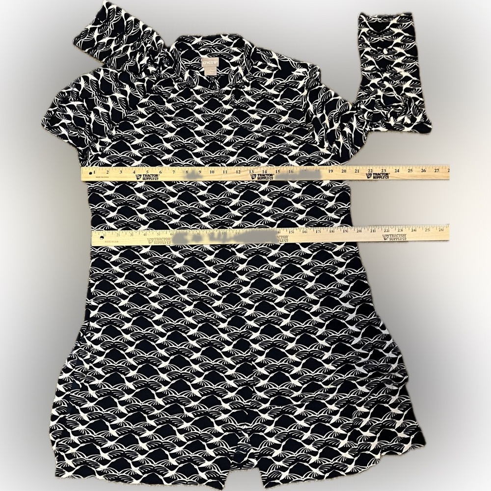 Chico’s Geometric Bird Tunic in Navy and White size M - Picture 10 of 13